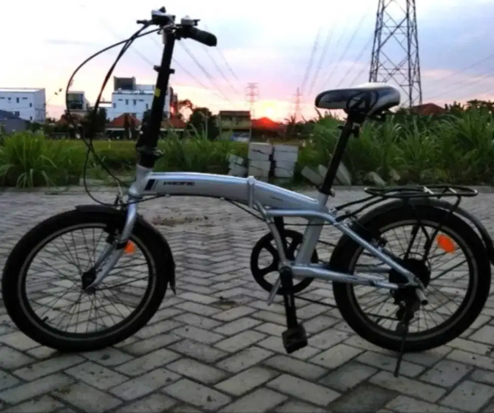 Sepeda lipat pacific