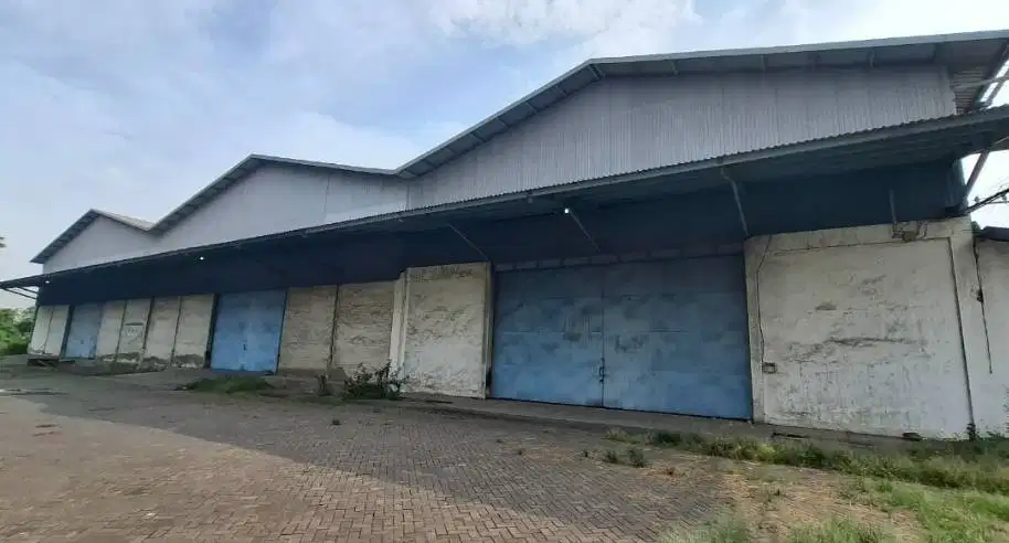 DIJUAL TANAH + BANGUNAN GUDANG AKSES TRAILER 40FT SHGB EX PABRIK BAJA