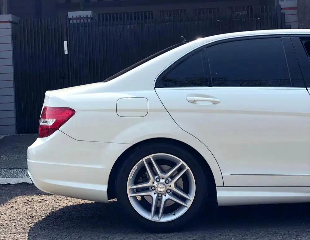 Mercedes-Benz C250 2012 Bensin