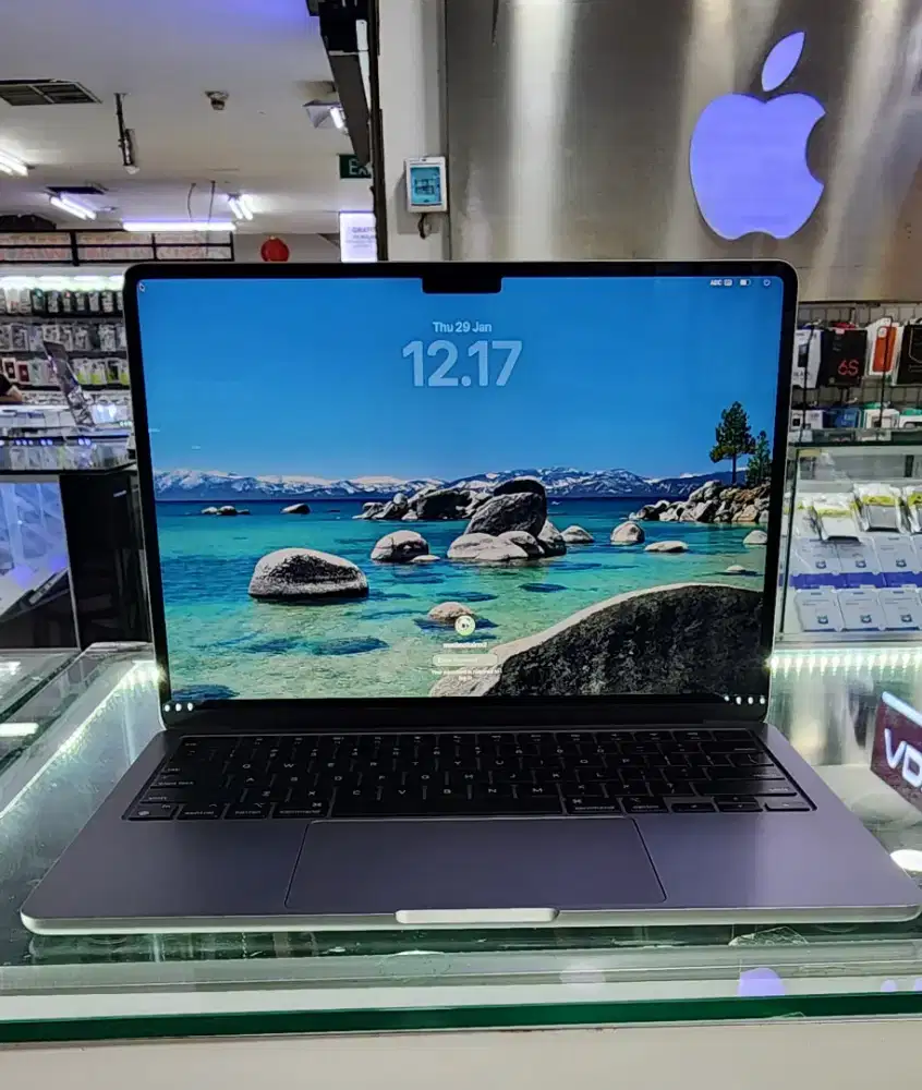 Macbook air m2 8/256 gray
Layar