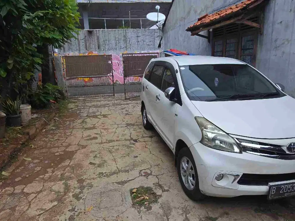 Rumah Hitung Tanah di Raya Kebayoran Lama