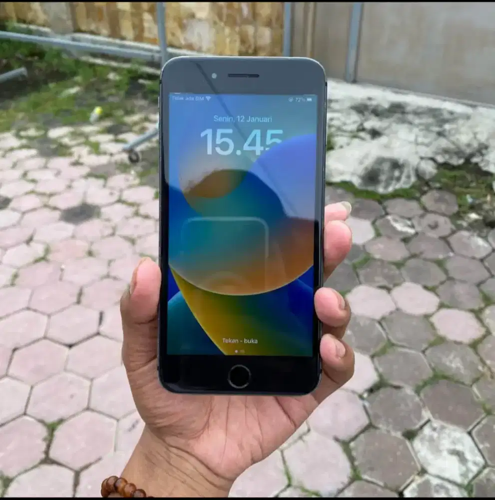 iPhone 8 Plus 64GB Black Lengkap