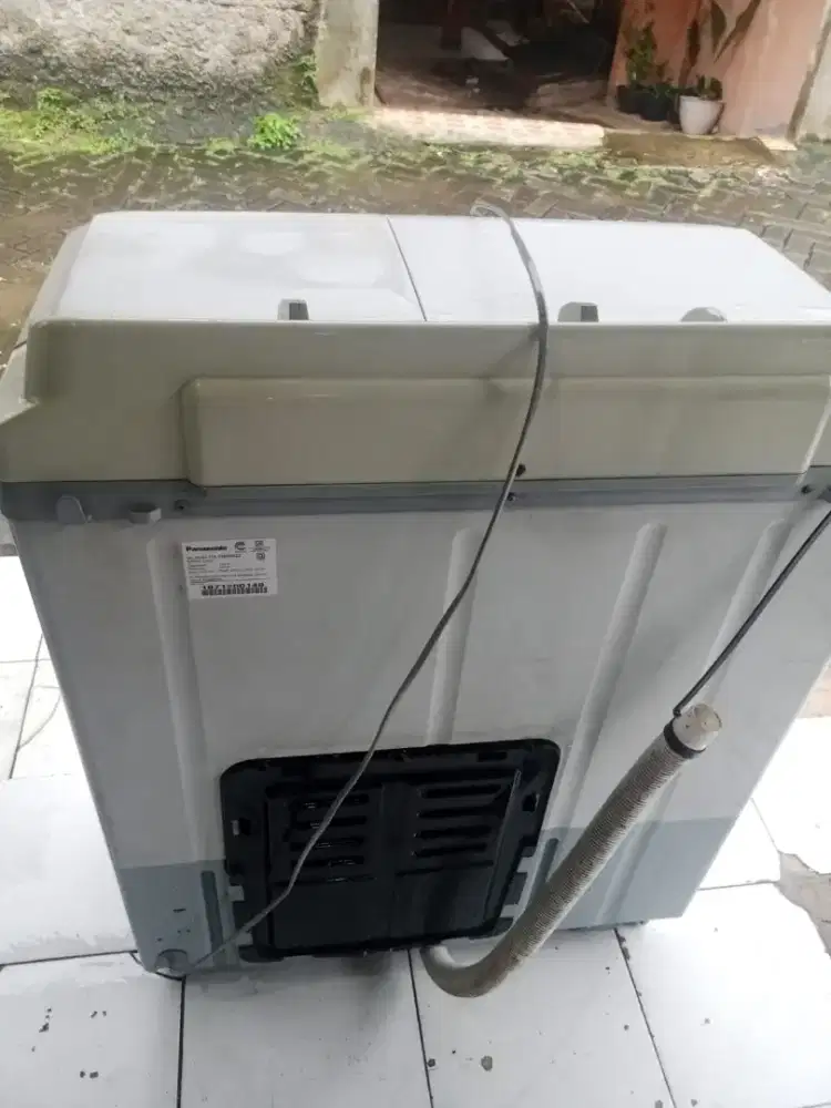 mesin cuci 2 tabung merek Panasonic