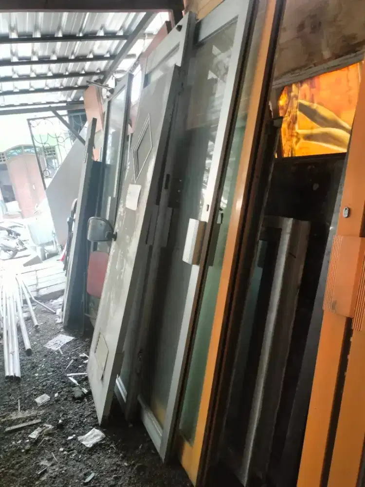 Pintu kaca aluminium, 200x75cm. Bekas Bagus Siap Pakai, Rp:450rb an