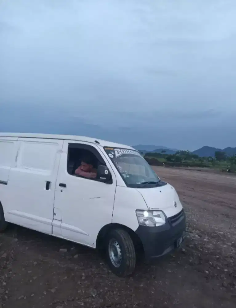 Cari pekerjaan Helper Sales OB DLL