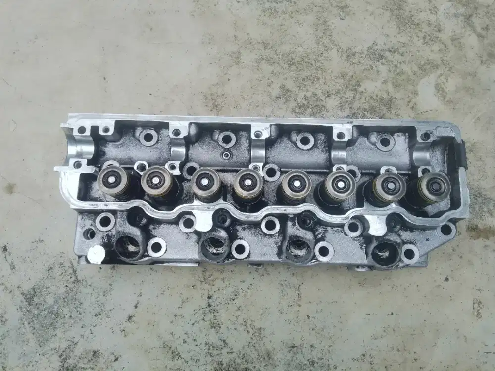 Cylinder head/ silinder kop l300 D