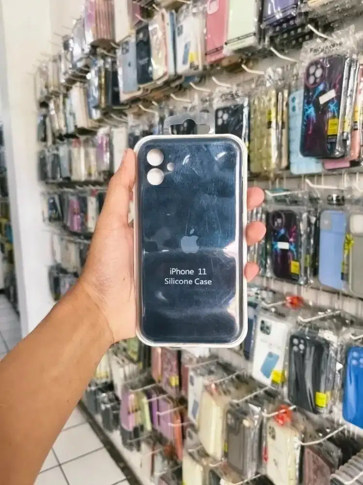 Casing iPhone 11