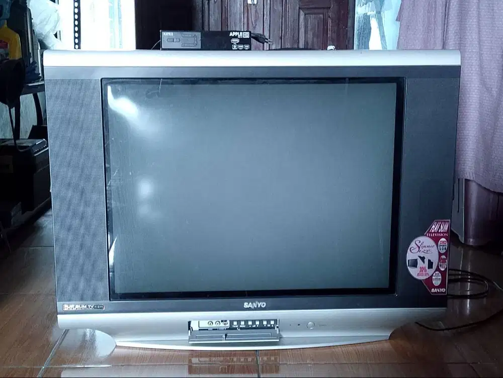 TV Flat Slim Sanyo plus STB