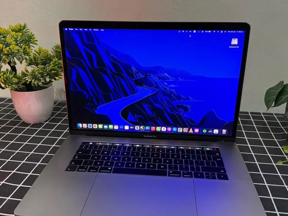 MacBook Pro 15” 2016 CTO | i7 2.7GHz | SSD 1TB