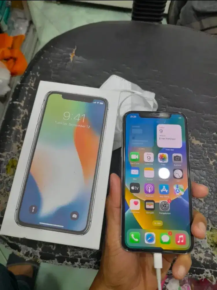 iPhone X 256GB White Lengkap