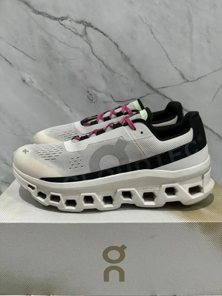 On Cloud Monster Frost Black