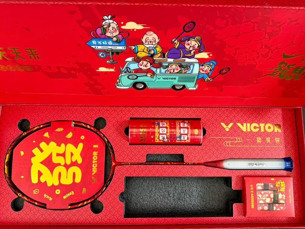 Raket VICTOR THRUSTER K CHINESE NEW YEAR GIFT BOX/TK-CNY GB D Set