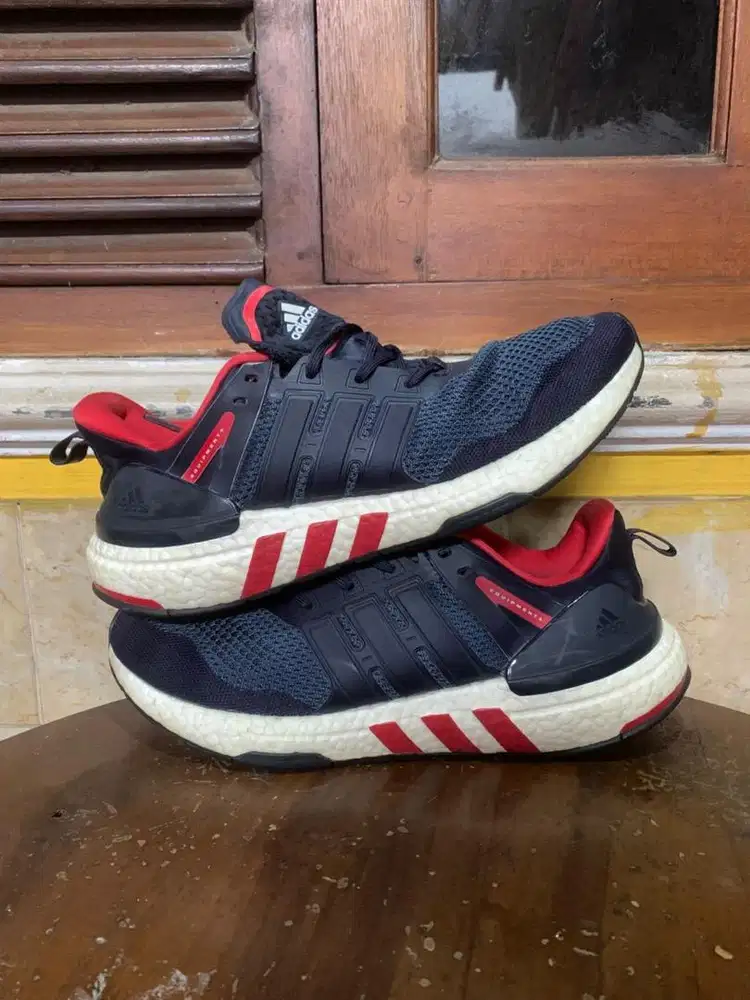 Sepatu ultraboots size 42