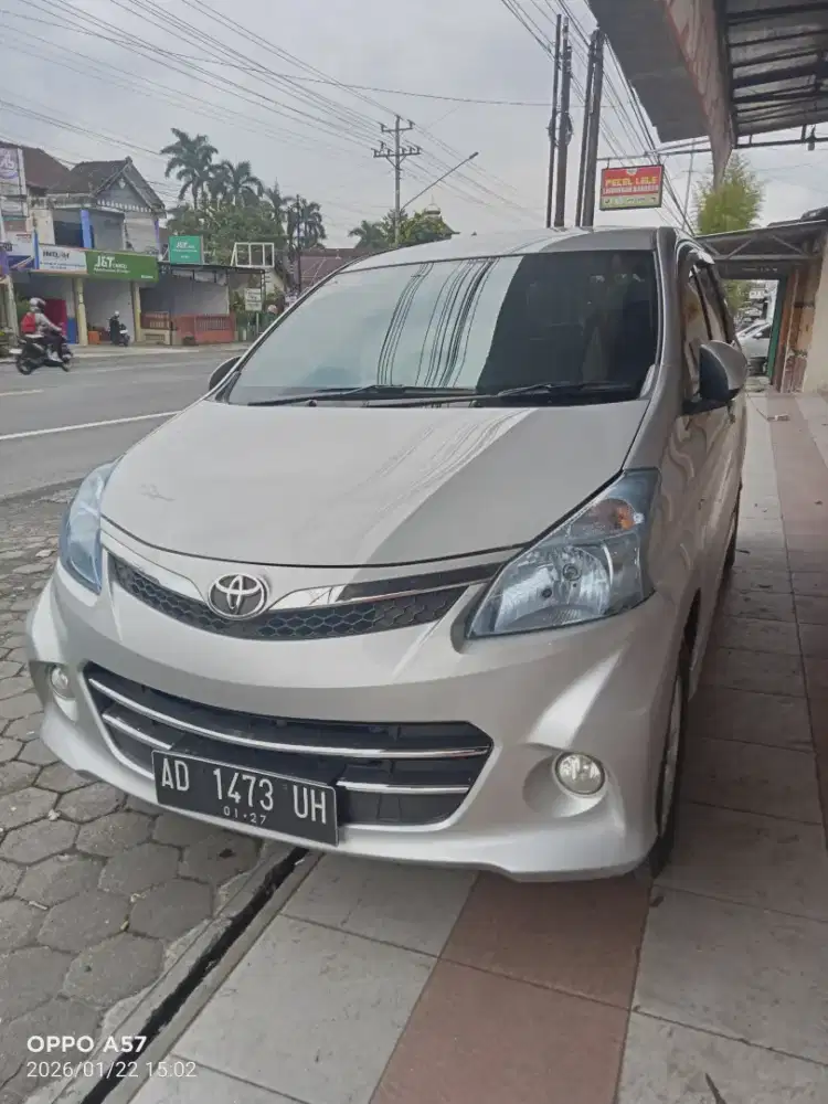 Avanza veloz tahun 2012 warna silver