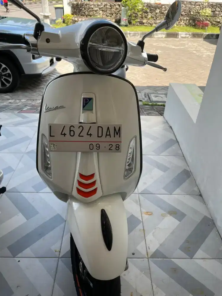 Jual Vespa Putih Mulus km rendah