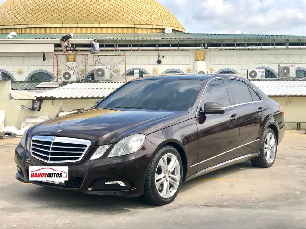 Benz E300 Avantgarde Panoramik Tahun 2010 Automatic Coklat Metalik