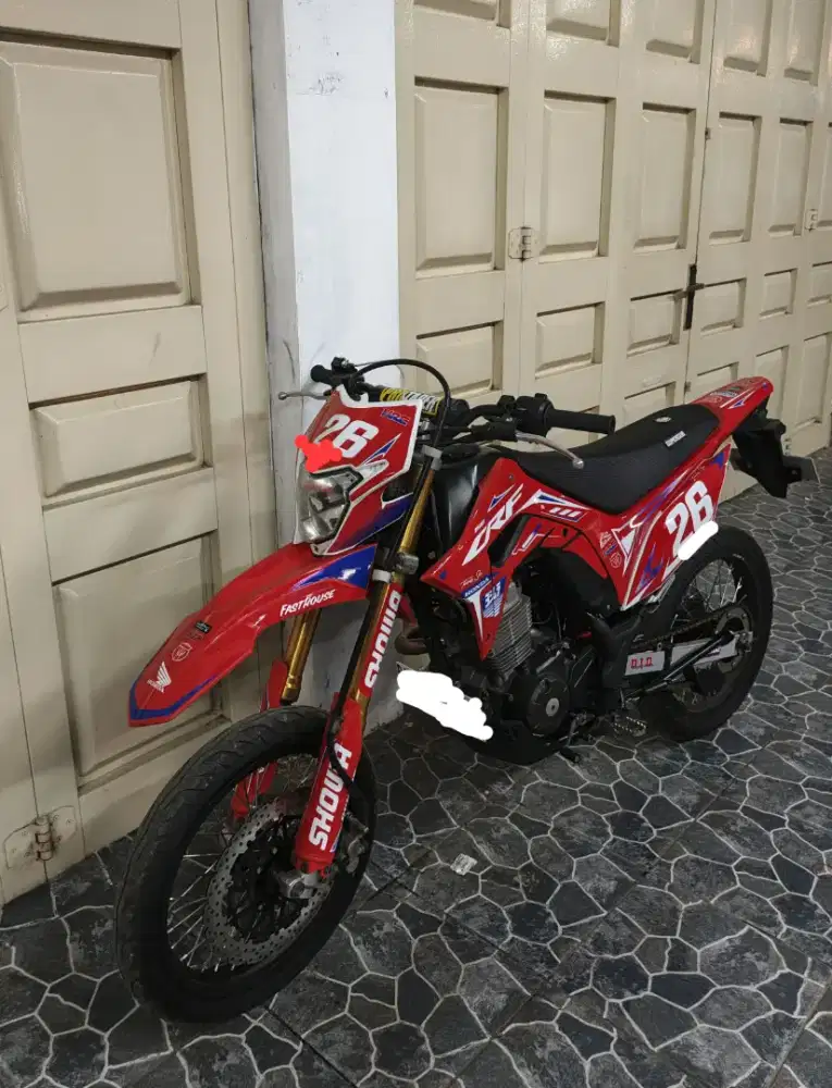 Di jual crf 150 merah