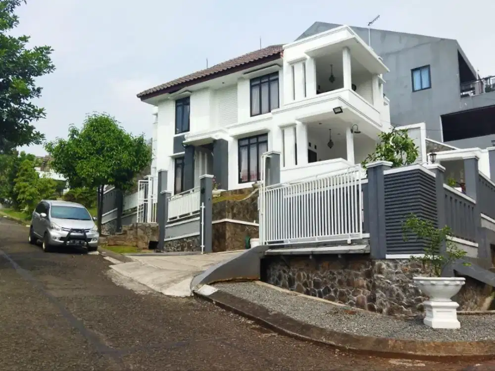 Rumah dijual Murah, Luas 2 Lantai, Bukit Golf Riverside Cibubur, Bogor