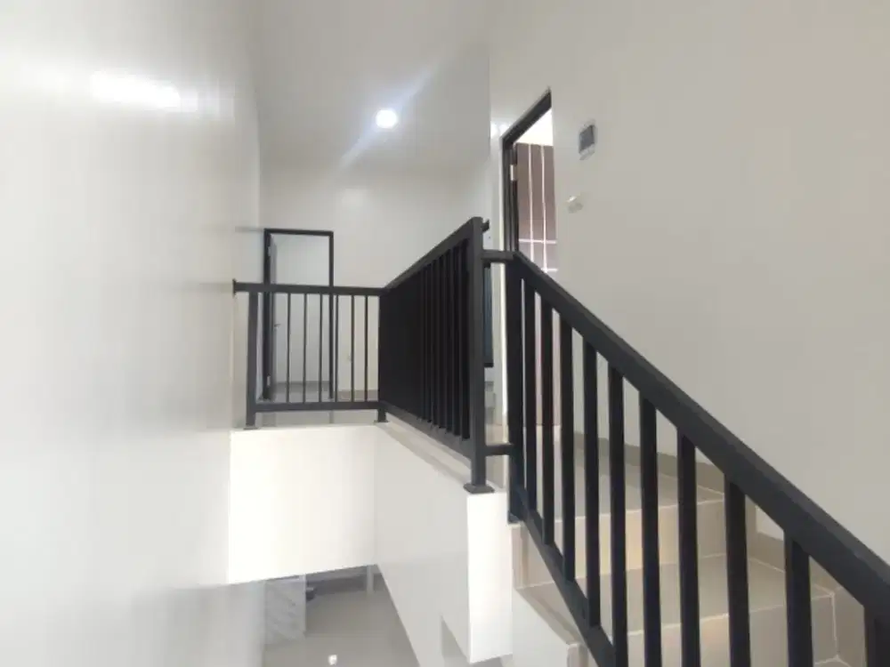 DIJUAL RUMAH MODERN REGENSI MELATI MAS SERPONG TGR BANTEN
