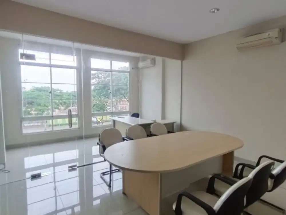 DISEWAKAN RUKO BOULEVARD GREEN LAKE CITY FURNISH