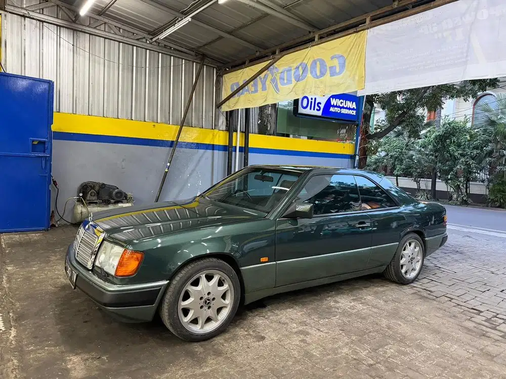 Mercedes 300CE Mint Condition Collector