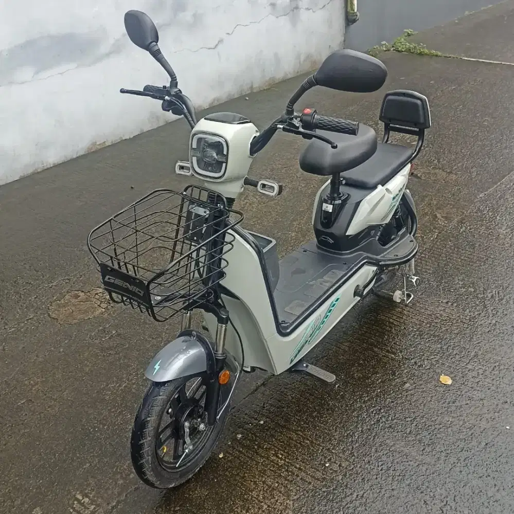 Sepeda Listrik Genio (baru 1 bulan pakai)