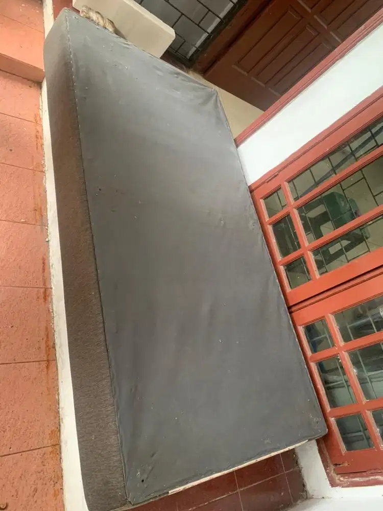 Dipan kasur uk 100