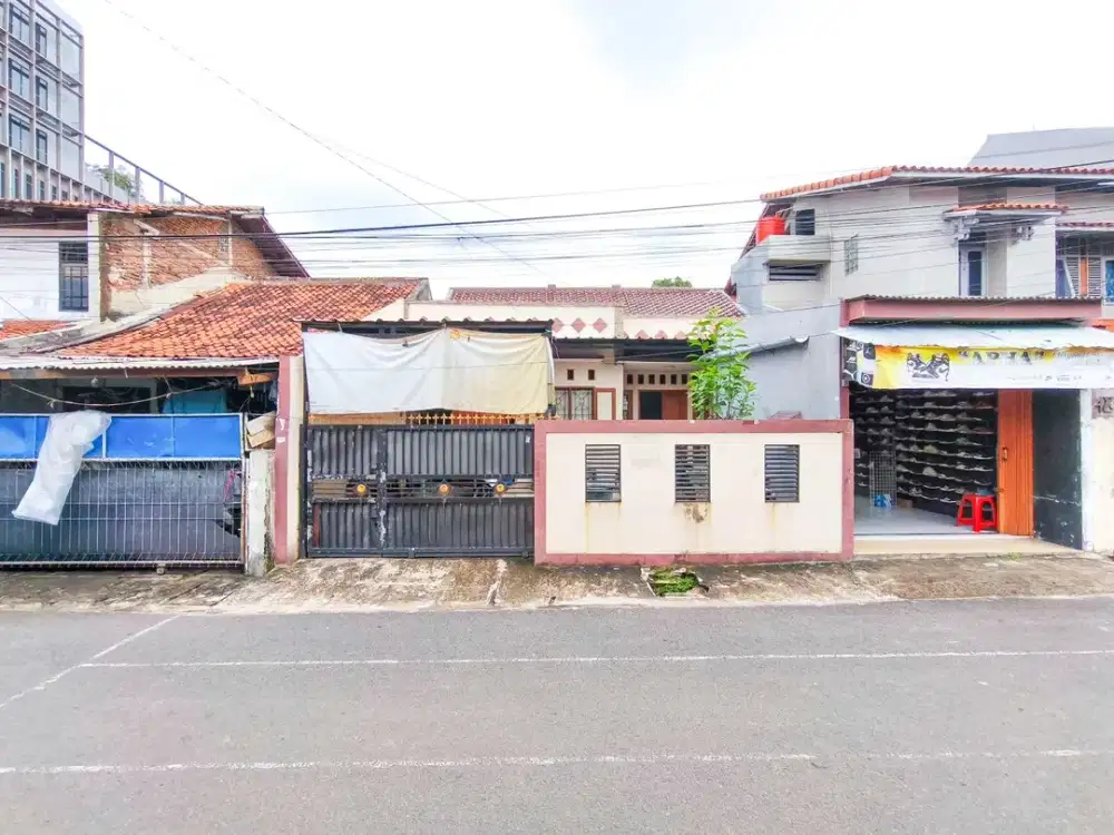 Rumah Luas SHM 9 Menit ke Pintu Tol Kebon Jeruk 2 Dibantu KPR J-40195