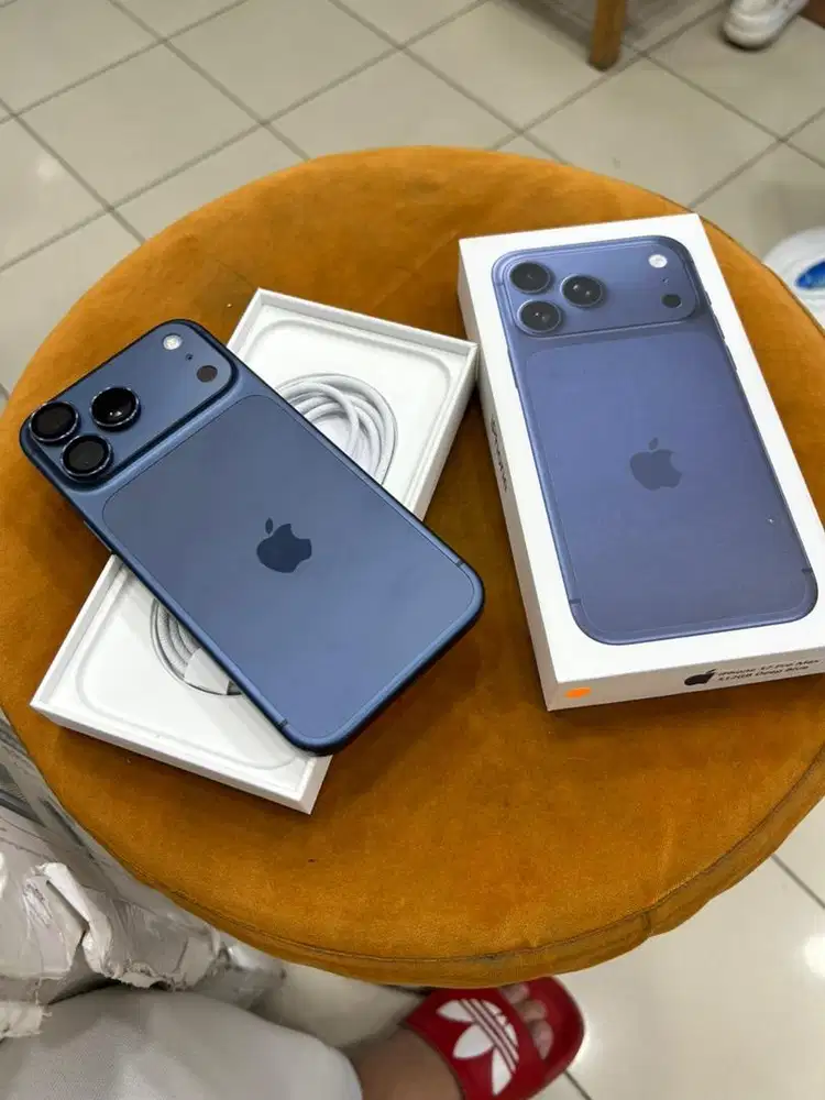 17 PRO MAX 512gb like new