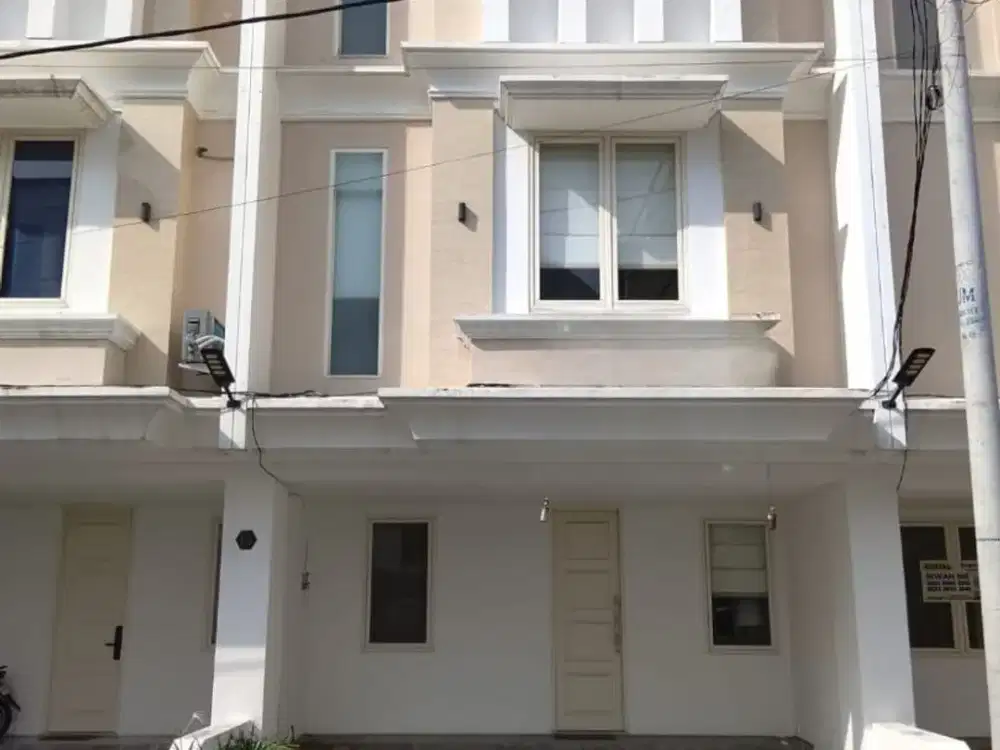 Dijual rumah baru dharmahusada indah barat