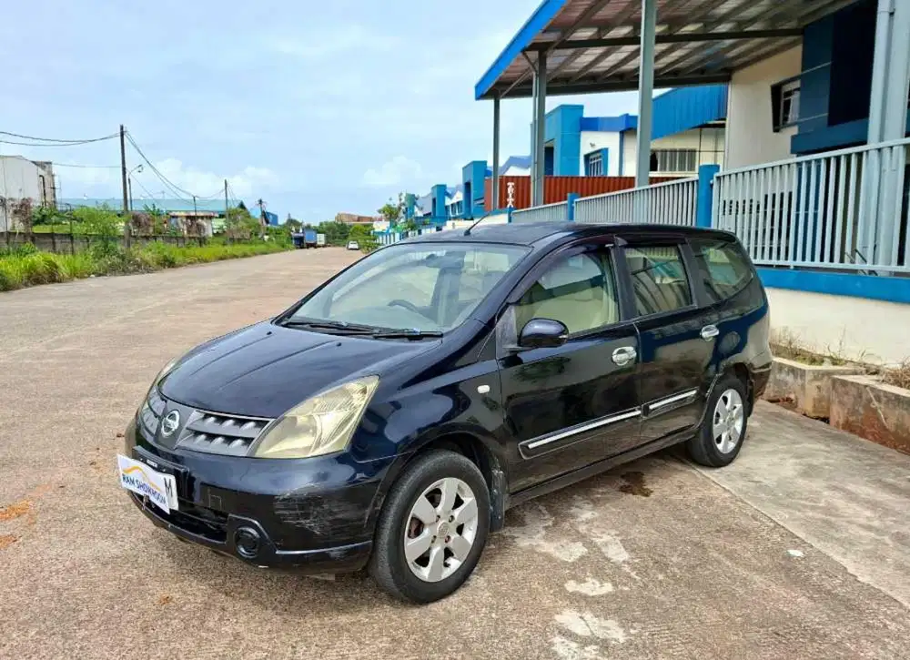 NISSAN GRAND LIVINA XV AT 2010