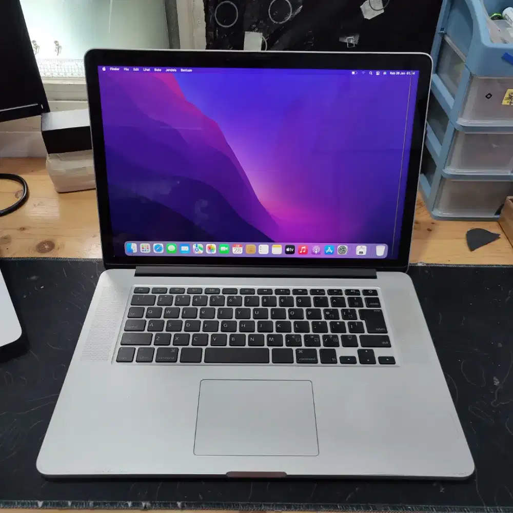 Di jual Macbook Pro 2015 15inci  i7 16/256 GB