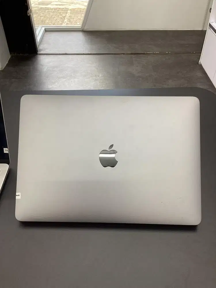 MACBOOK AIR 2020 RAM 16/256GB