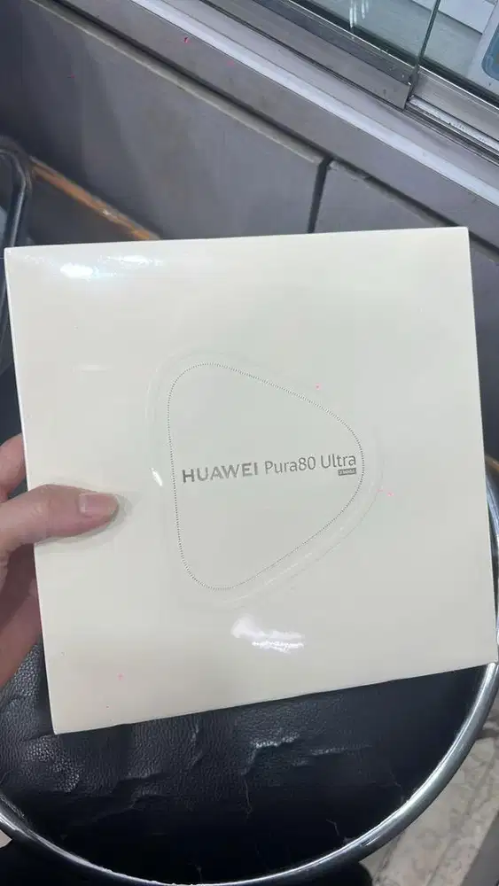 Huawei pura 80 ultra 16/512 baru dan masih segel warna gold