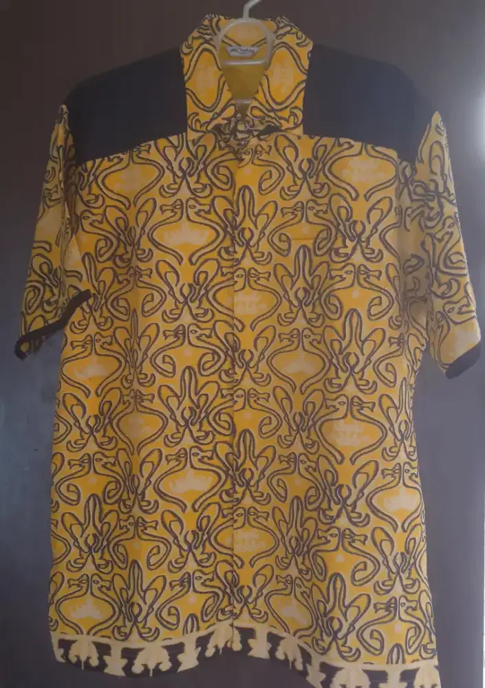 Baju batik mewah seperti baru