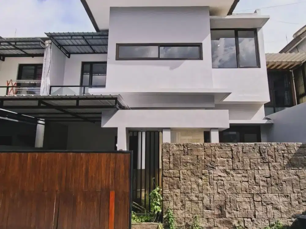 Jual Rumah Cantik Lantai 2 Di Jalan Tukad Badung Renon Denpasar Bali. Dekat Ke Plaza Renon, Sesetan, Sanur Bali,