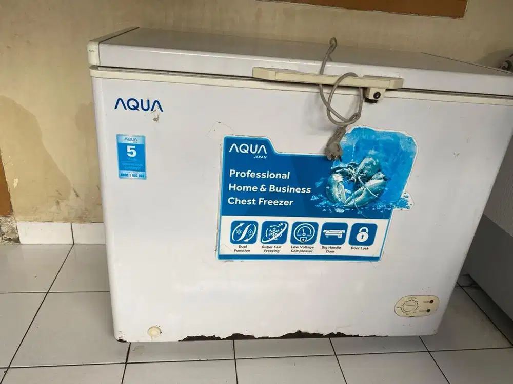 CHEST FREEZER AQUA 200 liter