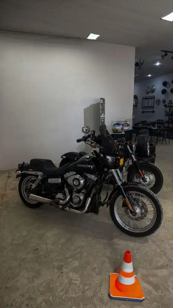 FOR SALE!! Harley Dyna Super Glide 2015