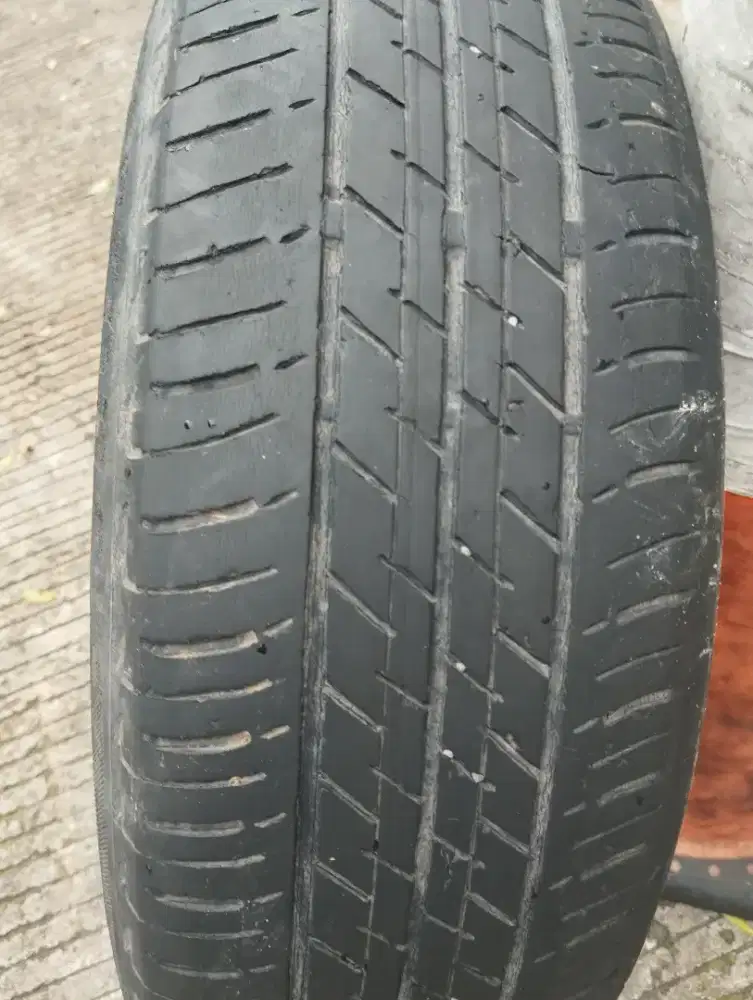 Jual Ban MOBIL Bekas,Bridgestone, Ukuran 175/65/R14