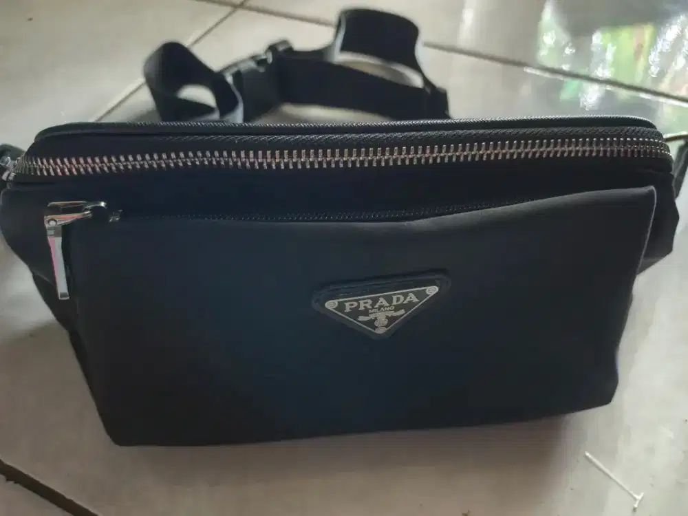 Tas pinggang prada unisex