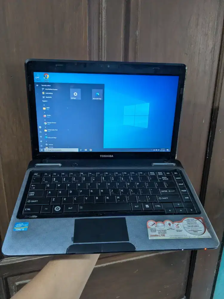 Laptop Toshiba Satelite L735 Core I3 Ram 4GB Normalan