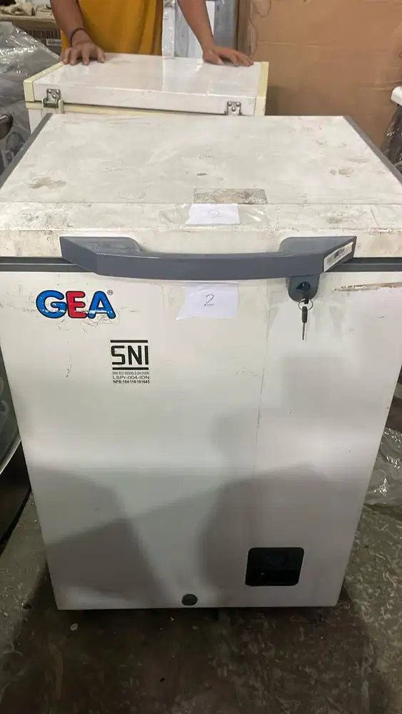 Gea AB-106-R Chest Freezer Box Pendingin Makanan Beku Frozen Food (2)