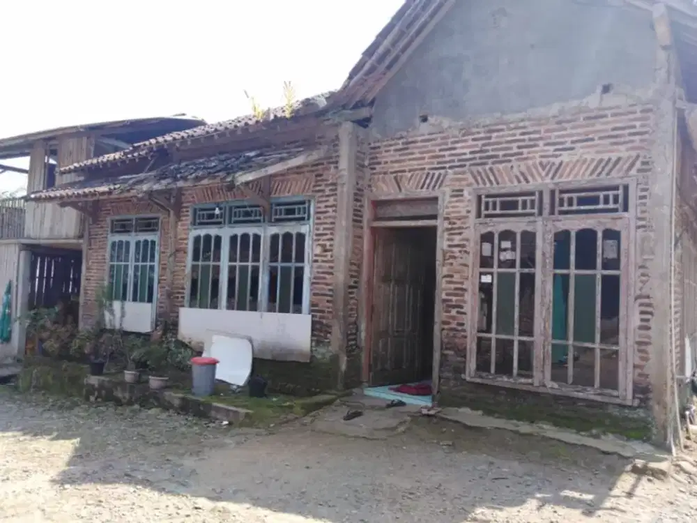 Rumah Luas Strategis di Pinggir Jalan Merbuh, Kendal (NSB)