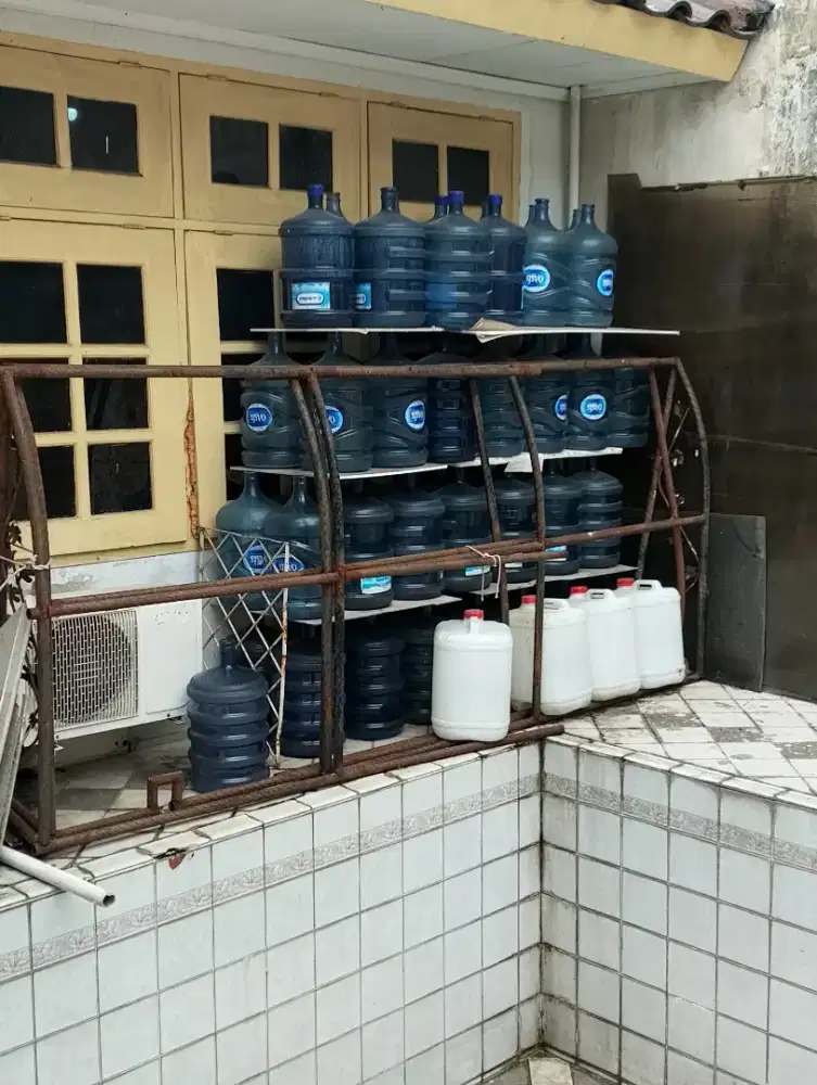 Galon kosong masih bagus banget stok banyak