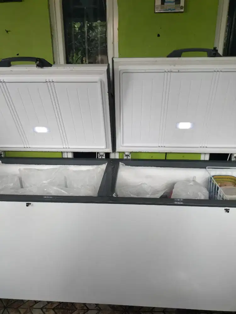 Freezer ukuran 750 lt