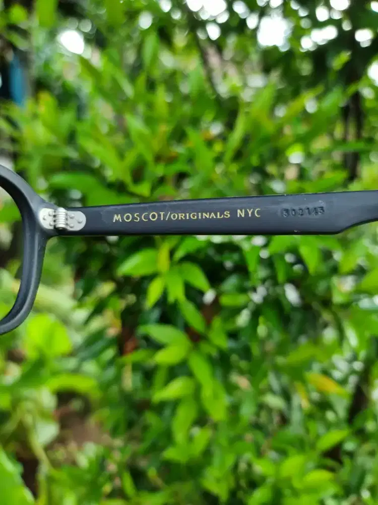 Kacamata original sekound