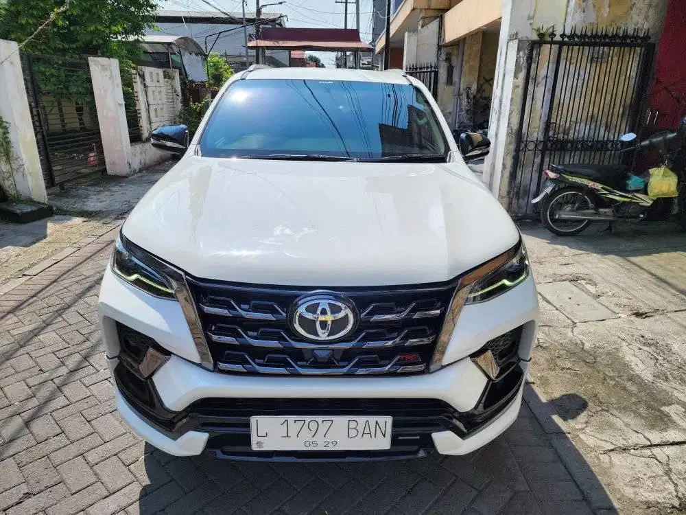 TOYOTA FORTUNER VRZ 2.4 TRD DISEL 2021 FULL ORIGINAL KILOMETER 45 RIBU
