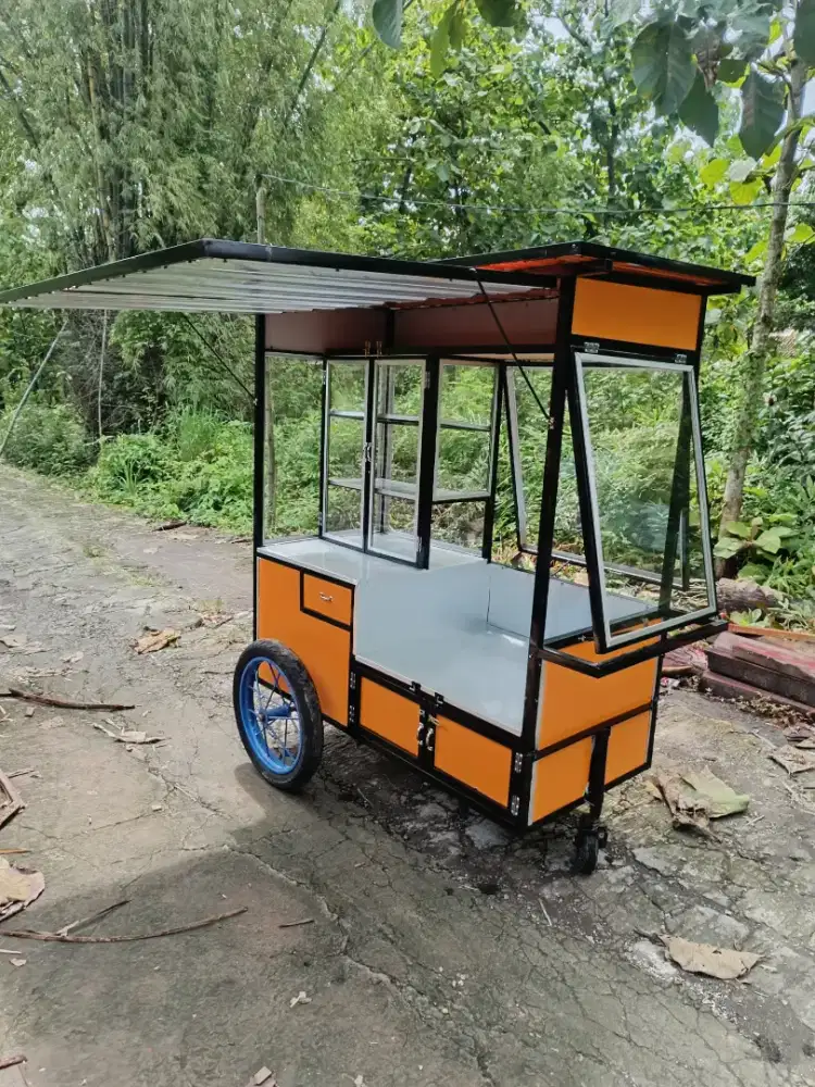 Gerobak besi buat jualan aneka gorengan