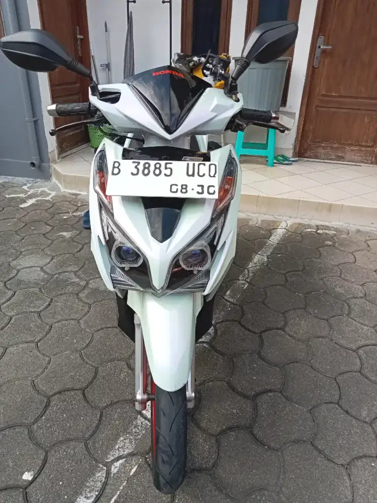Vario 125 kzr putih lembayung ungu