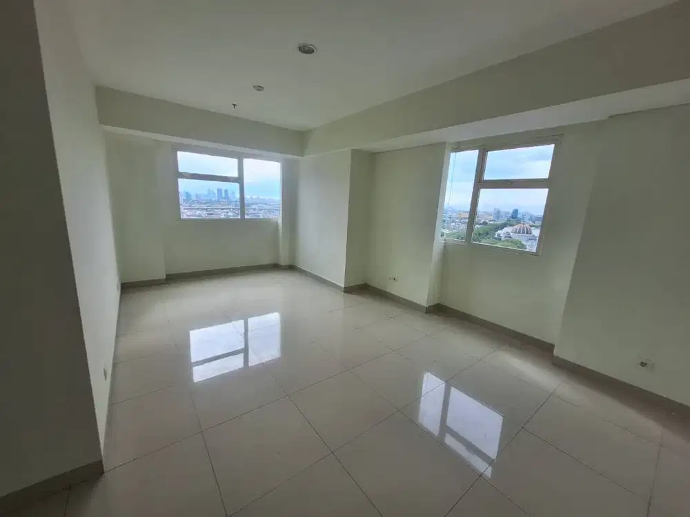 Sherwood Lantai Tinggi Semi Furnished